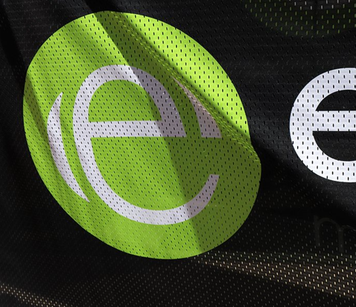Mesh Banner